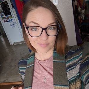 Meet your Posher, Becca